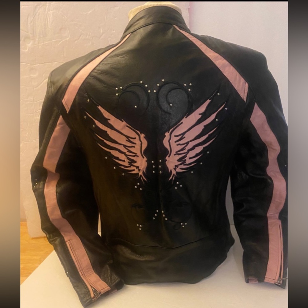 Milwaukee Ladies Pink Trim Small NWOT Leather Jacket